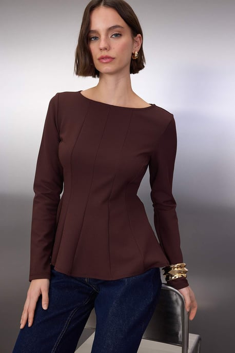 TRENDYOLMİLLA Damen Braun Einfarbig Lang Schößchen Blusen - Image 4