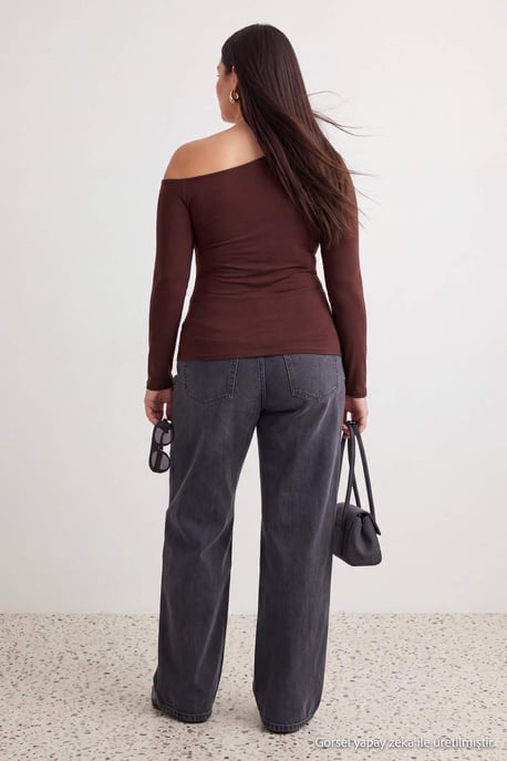 Trendyol Curve Damen Braun Einfarbig Lang Tailliert Große Größen Blusen - Image 3