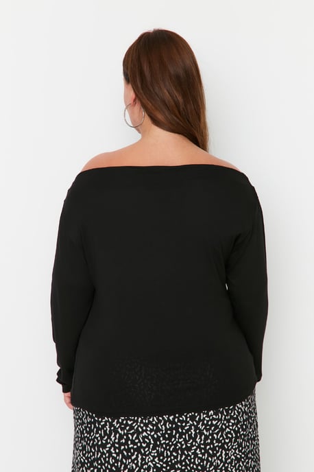 Trendyol Curve Damen Schwarz Einfarbig Lang Regular Fit Große Größen Blusen - Image 4