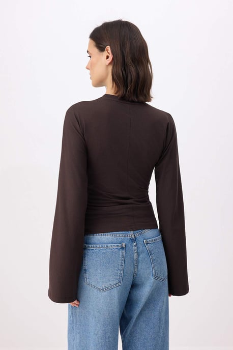 TRENDYOLMİLLA Damen Braun Einfarbig Lang Tailliert Blusen - Image 3