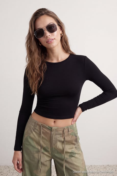 TRENDYOLMİLLA Damen Schwarz Einfarbig Lang Tailliert Blusen - Image 6
