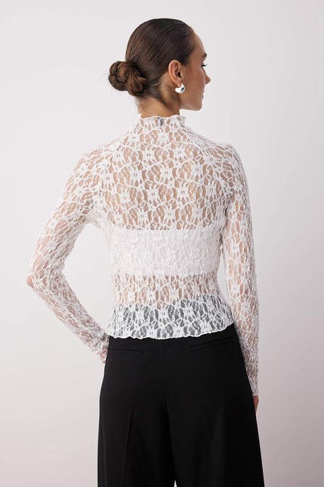 TRENDYOLMİLLA Damen Ecru Einfarbig Lang Tailliert Blusen - Image 3