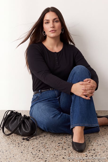 Trendyol Curve Damen Schwarz Einfarbig Lang, Tailliert Große Größen Blusen - Image 2