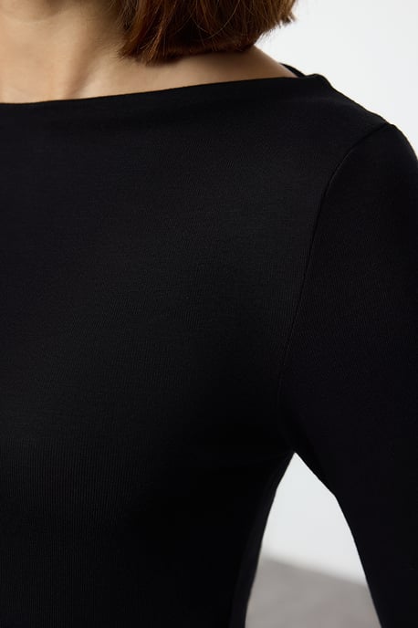 TRENDYOLMİLLA Damen Schwarz Einfarbig Lang Tailliert Blusen - Image 3