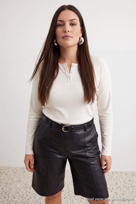 Trendyol Curve Damen Ecru Einfarbig Lang, Tailliert Große Größen Blusen - Image 6