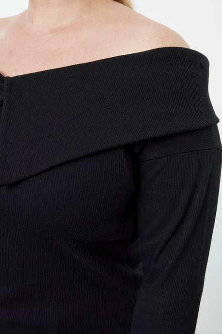 Trendyol Curve Damen Schwarz Einfarbig Lang Tailliert Große Größen Blusen - Image 3