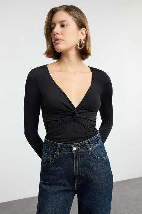 TRENDYOLMİLLA Damen Schwarz Einfarbig Lang Tailliert Blusen - Image 5