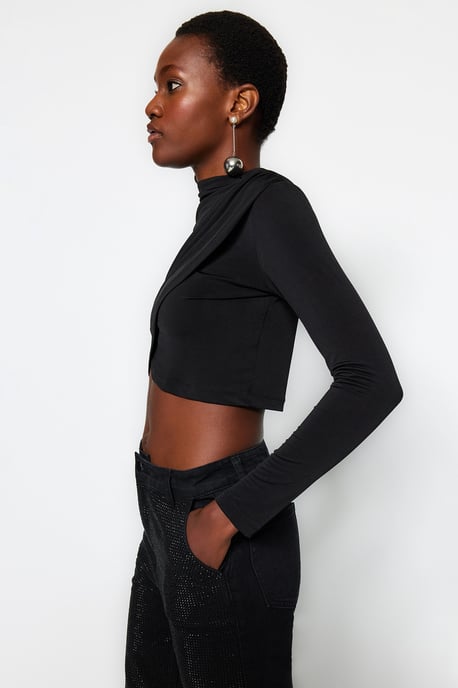 TRENDYOLMİLLA Damen Schwarz Einfarbig Lang Tailliert Blusen - Image 3