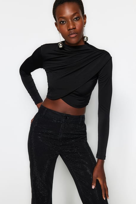 TRENDYOLMİLLA Damen Schwarz Einfarbig Lang Tailliert Blusen - Image 6