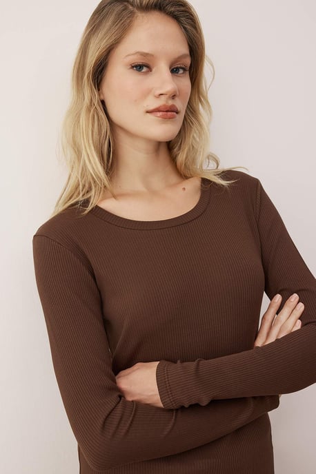 TRENDYOLMİLLA Damen Braun Einfarbig Lang Regular Fit Blusen - Image 6
