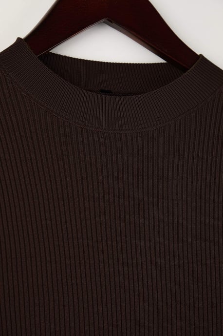 Trendyol Curve Damen Braun Einfarbig Lang Tailliert Große Größen Blusen - Image 5