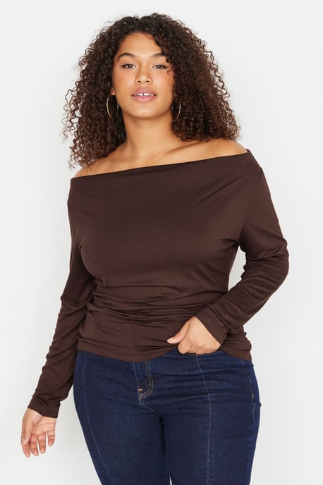 Trendyol Curve Damen Braun Einfarbig Lang Regular Fit Große Größen Blusen - Image 1