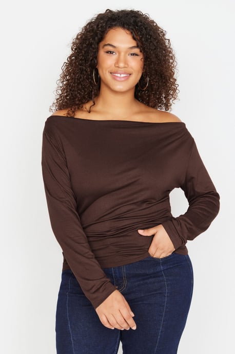 Trendyol Curve Damen Braun Einfarbig Lang Regular Fit Große Größen Blusen - Image 6