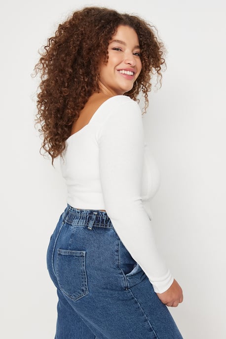 Trendyol Curve Damen Ecru Einfarbig Lang Tailliert Große Größen Blusen - Image 2