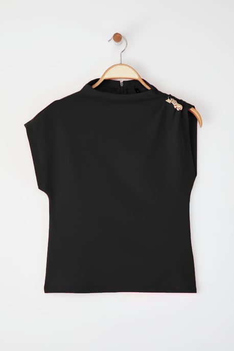 TRENDYOLMİLLA Damen Schwarz Einfarbig Ärmellos Tailliert Blusen - Image 5
