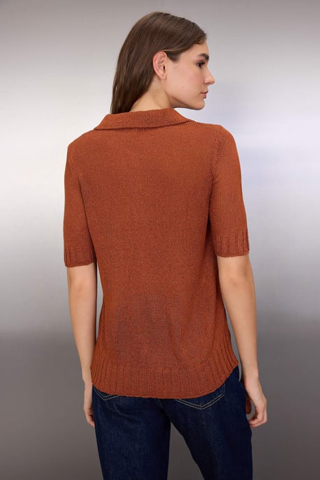 TRENDYOLMİLLA Damen Braun Einfarbig Kurz Regular Fit Blusen - Image 3