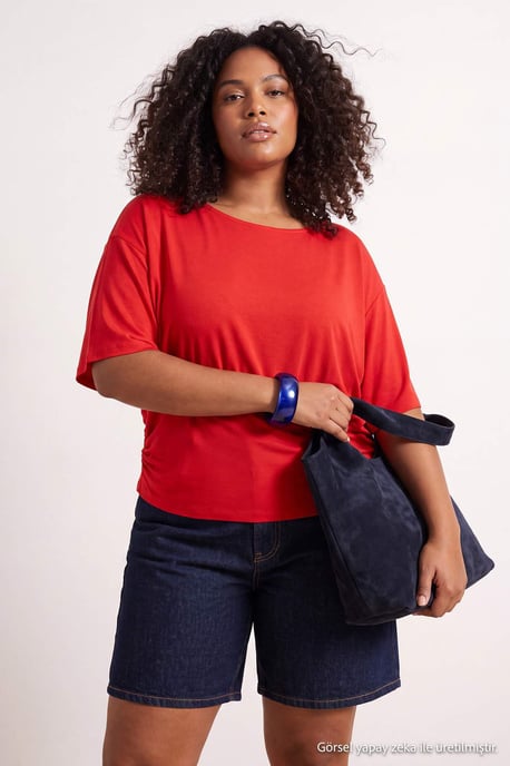 Trendyol Curve Damen Rot Gestreift Kurz Regular Fit Große Größen Blusen - Image 2