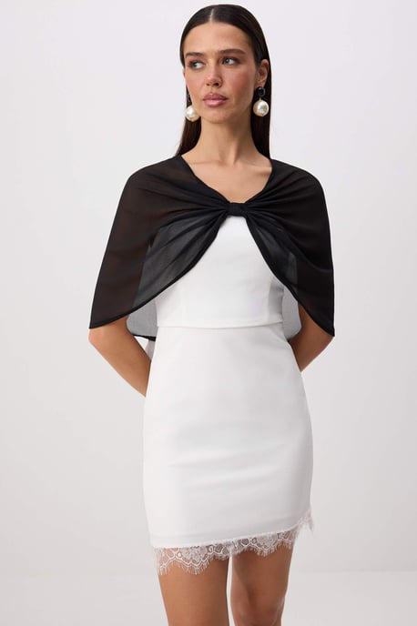 TRENDYOLMİLLA Damen Schwarz Einfarbig Ärmellos Regular Fit Blusen - Image 1