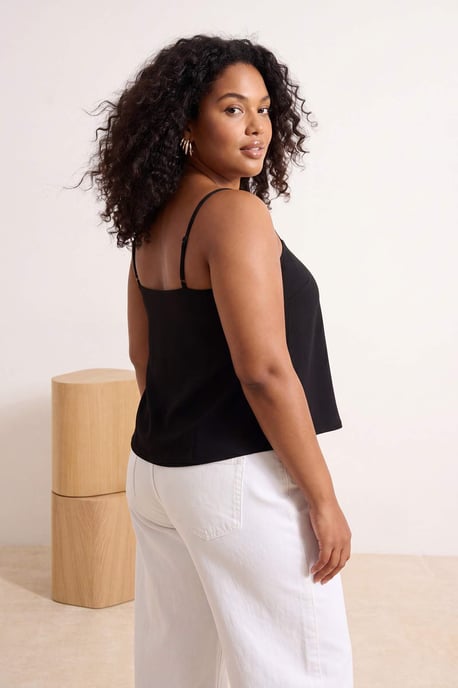 Trendyol Curve Damen Schwarz Einfarbig Ärmellos Tailliert Große Größen Blusen - Image 2
