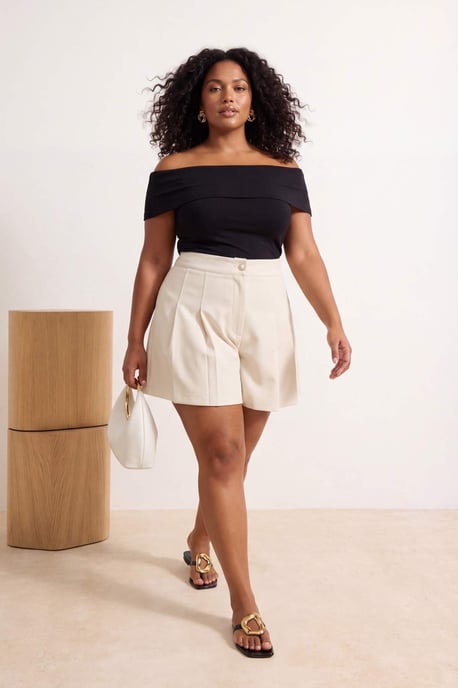 Trendyol Curve Damen ärmellose, taillierte Bluse in großer Größe - Schwarz - Image 6
