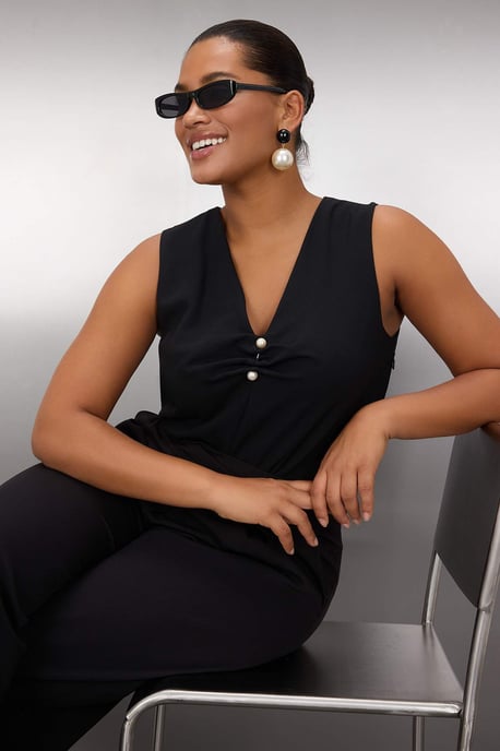 Trendyol Curve Damen Schwarz Einfarbig Ärmellos Regular Fit Große Größen Blusen - Image 1
