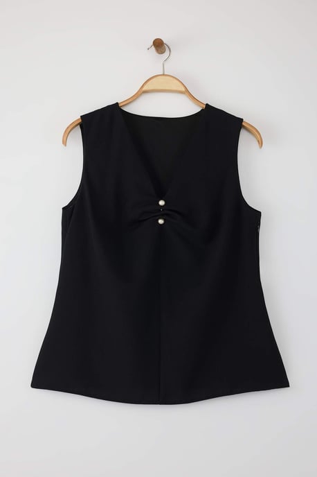 Trendyol Curve Damen Schwarz Einfarbig Ärmellos Regular Fit Große Größen Blusen - Image 4