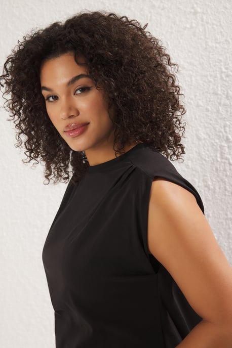 Trendyol Curve Damen Schwarz Einfarbig Ärmellos Regular Fit Große Größen Blusen - Image 6
