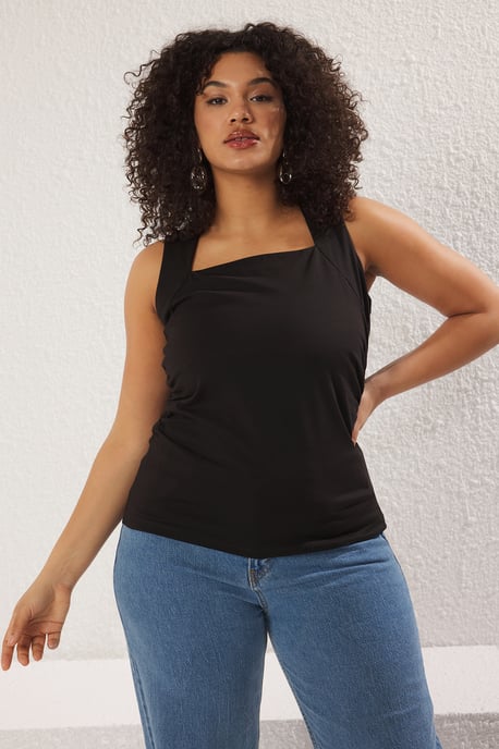Trendyol Curve Damen ärmellose, taillierte Bluse in großer Größe - Schwarz - Image 6