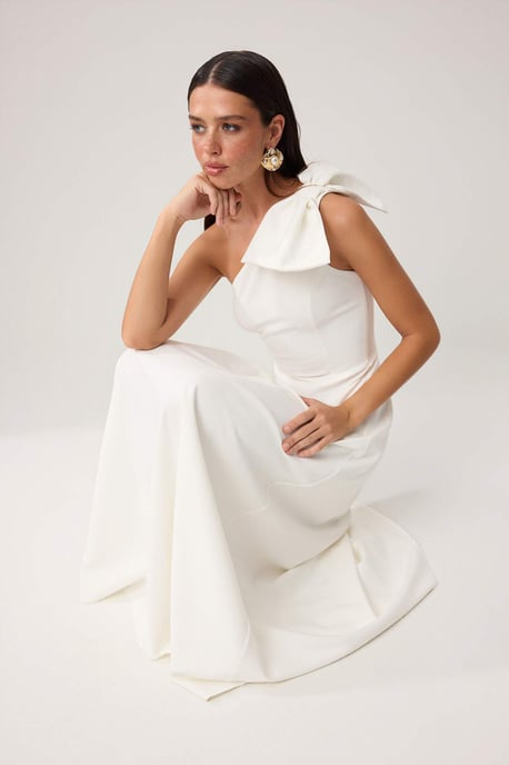 TRENDYOLMİLLA Damen Weiß Einfarbig Maxi Ärmellos Abschluss / Ball A-Linie Abend & Ball Kleid - Image 4