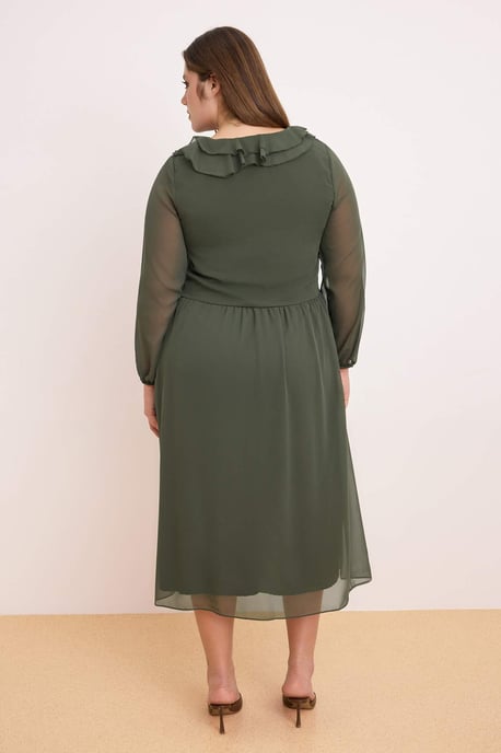 Trendyol Curve Damen Khaki Einfarbig Maxi Lang Party A-Linie Große Größen Kleid - Image 3