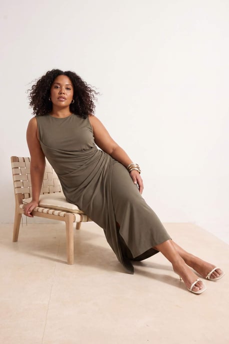 Trendyol Curve Damen Khaki Einfarbig Maxi Ärmellos Gerade Große Größen Kleid - Image 6