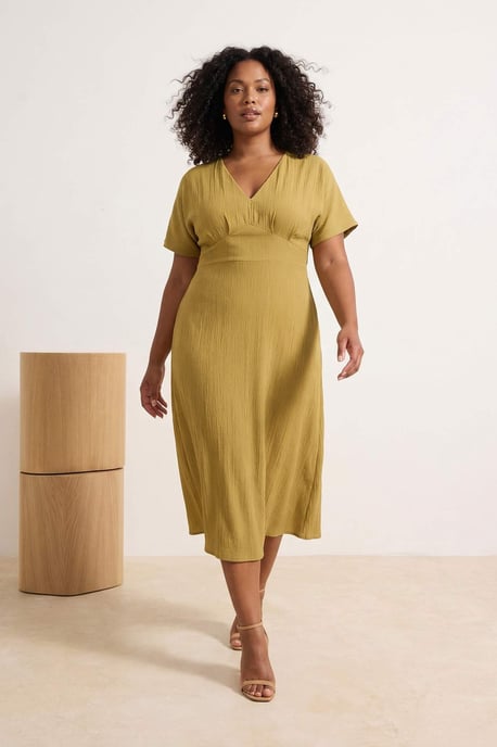 Trendyol Curve Damen Khaki Geblümt Maxi Kurz Casual A-Linie Große Größen Kleid - Image 2