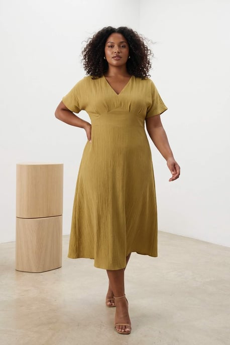 Trendyol Curve Damen Khaki Geblümt Maxi Kurz Casual A-Linie Große Größen Kleid - Image 6