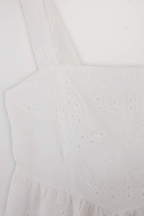 Trendyol Curve Damen Weiß Einfarbig Maxi Ärmellos Casual A-Linie Große Größen Kleid - Image 5