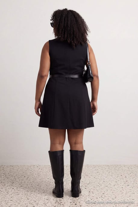 Trendyol Curve Damen Schwarz Einfarbig Kurz / Mini Ärmellos Skater Große Größen Kleid - Image 3