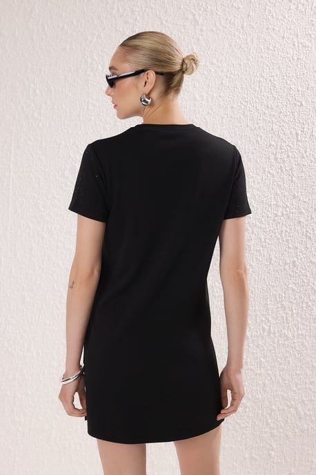 TRENDYOLMİLLA Damen Schwarz Einfarbig Kurz / Mini Kurz Casual Gerade Kleider - Image 3