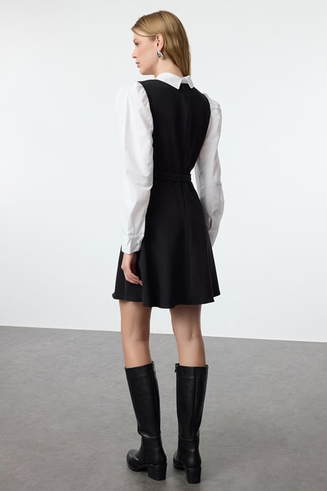 TRENDYOLMİLLA Damen Schwarz Colour-Block Kurz / Mini Lang Abend / Alltag Skater Kleider - Image 4