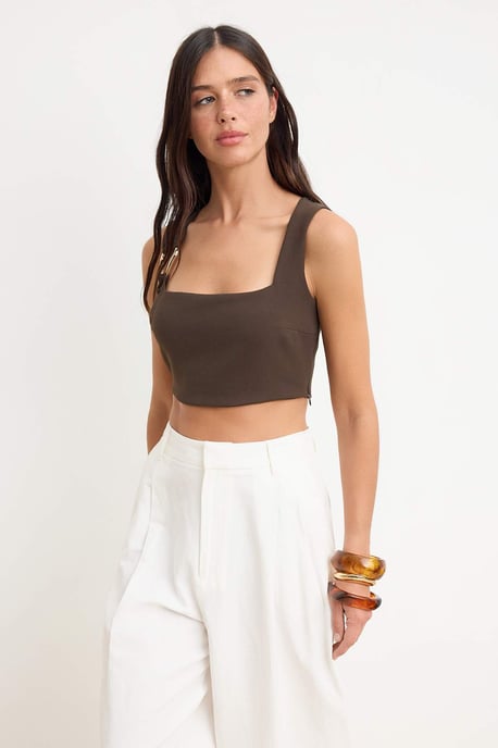 TRENDYOLMİLLA Damen Braun Einfarbig Ärmellos Tailliert Blusen - Image 1