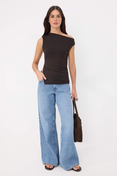 TRENDYOLMİLLA Damen Braun Einfarbig Ärmellos Tailliert Blusen - Image 4