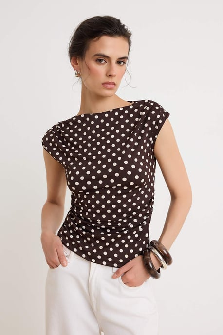 TRENDYOLMİLLA Damen Braun Gepunktet Ärmellos Tailliert Blusen - Image 1