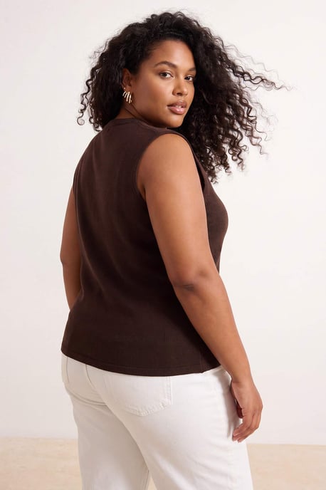 Trendyol Curve Damen Braun Einfarbig Ärmellos Tailliert Große Größen Blusen - Image 2