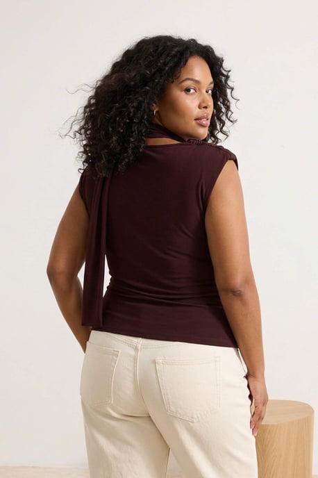 Trendyol Curve Damen Braun Einfarbig Ärmellos Tailliert Große Größen Blusen - Image 3