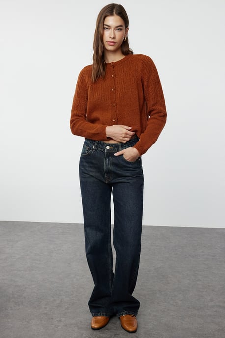 TRENDYOLMİLLA Damen Braun Lochmuster Lang Regular Fit Cardigans - Image 6