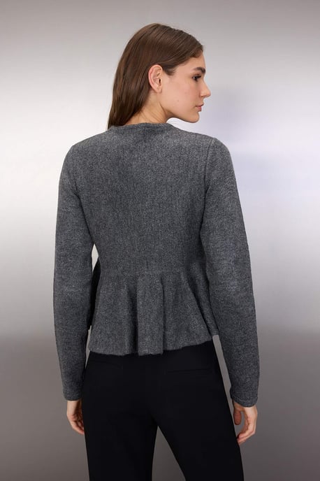 TRENDYOLMİLLA Damen Grau Einfarbig Lang Regular Fit Cardigans - Image 3
