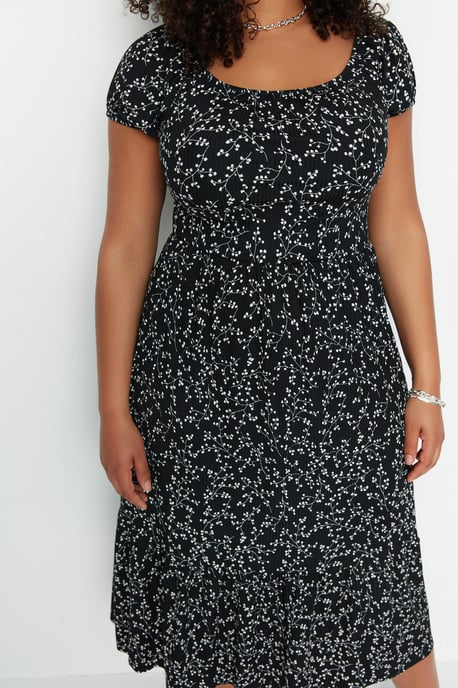 Trendyol Curve Damen Schwarz Geblümt Maxi Kurz Elegant/Abend A-Linie Große Größen Kleid - Image 3