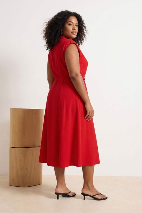 Trendyol Curve Damen Rot Einfarbig Maxi Ärmellos Casual Gerade Große Größen Kleid - Image 1