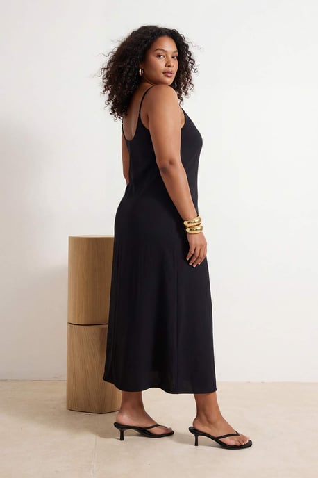 Trendyol Curve Damen Schwarz Einfarbig Maxi Ärmellos Casual A-Linie Große Größen Kleid - Image 2