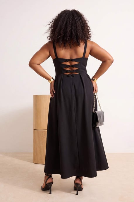 Trendyol Curve Damen Schwarz Einfarbig Maxi Ärmellos Party A-Linie Große Größen Kleid - Image 2