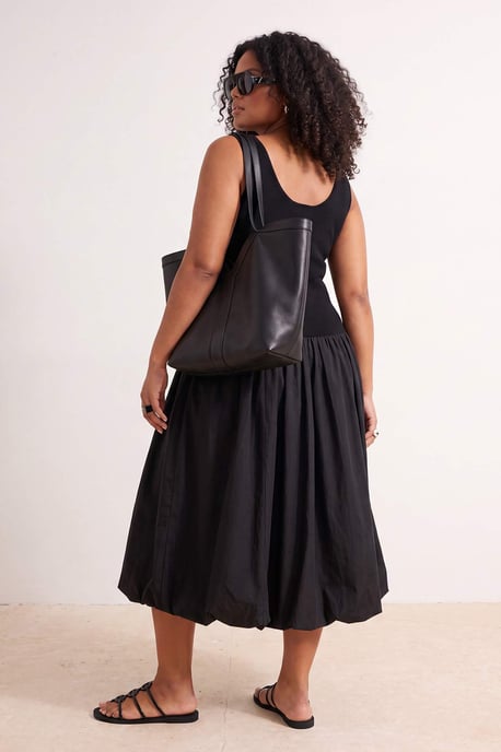 Trendyol Curve Maxikleid, ärmellos, A-Linie, große Größen - Schwarz - Image 2