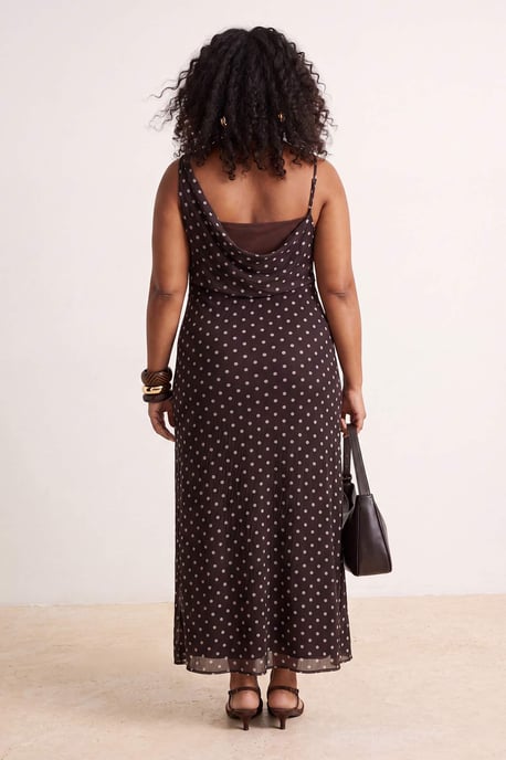 Trendyol Curve Damen Braun Gepunktet Maxi Ärmellos A-Linie Große Größen Kleid - Image 2